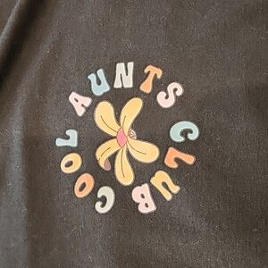 Cool Aunts Club Tee - size Large